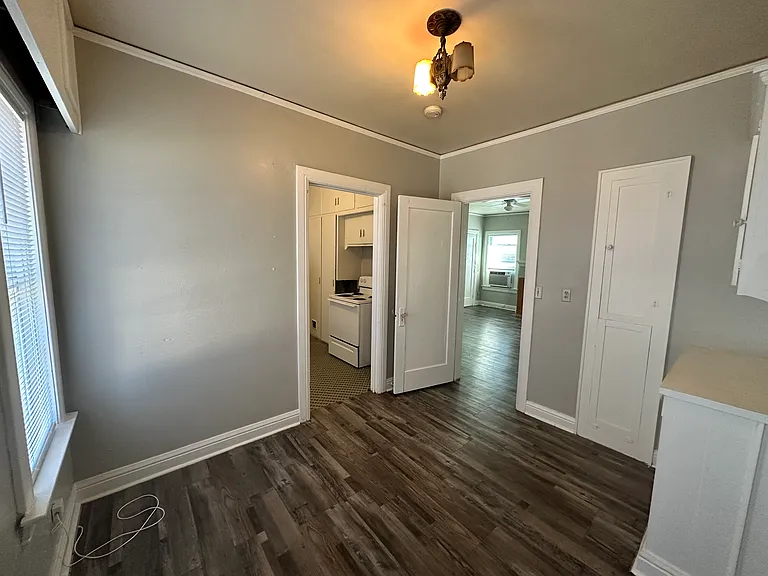 216 W Oak Ave #4 — Photo 9