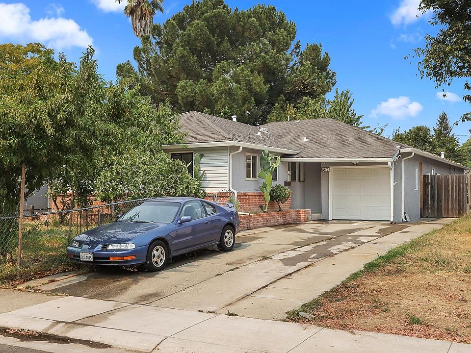 1st image of 1604 Michigan Blvd