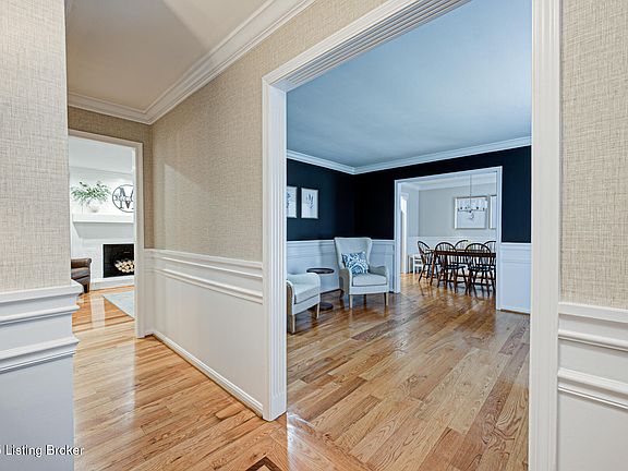 3rd image of 609 Armadale Pl