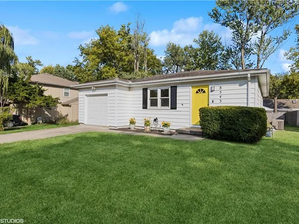 8543 Kessler St, Overland Park, KS 66212