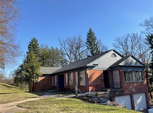 9 Windycrest Dr, Beaver Falls, PA 15010