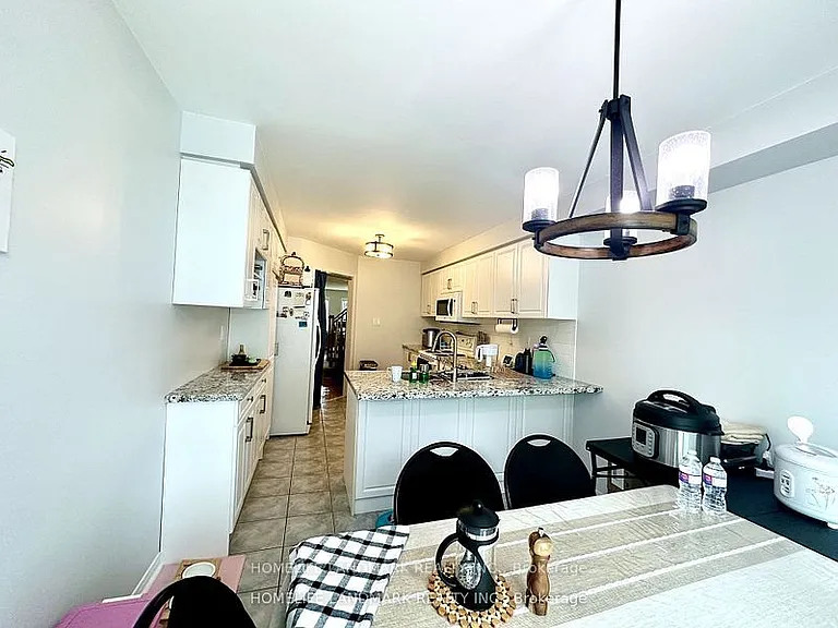 52 Beresford Dr — Photo 7
