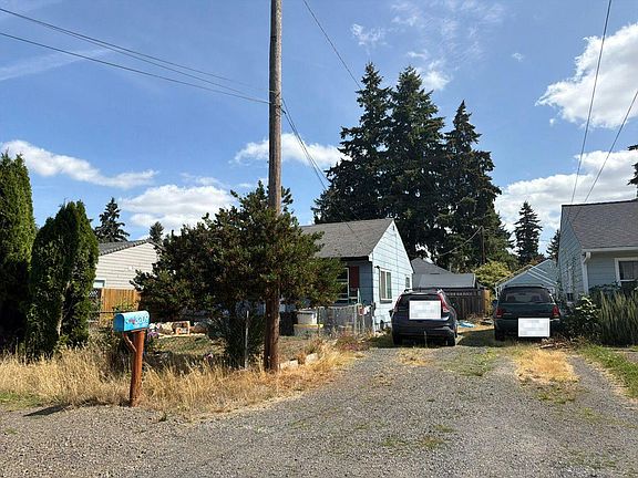 2nd image of 3209 Yeoman Ave