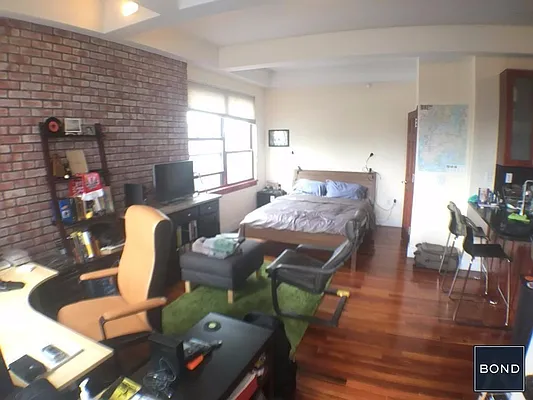 Rented by Bond New York | media 18