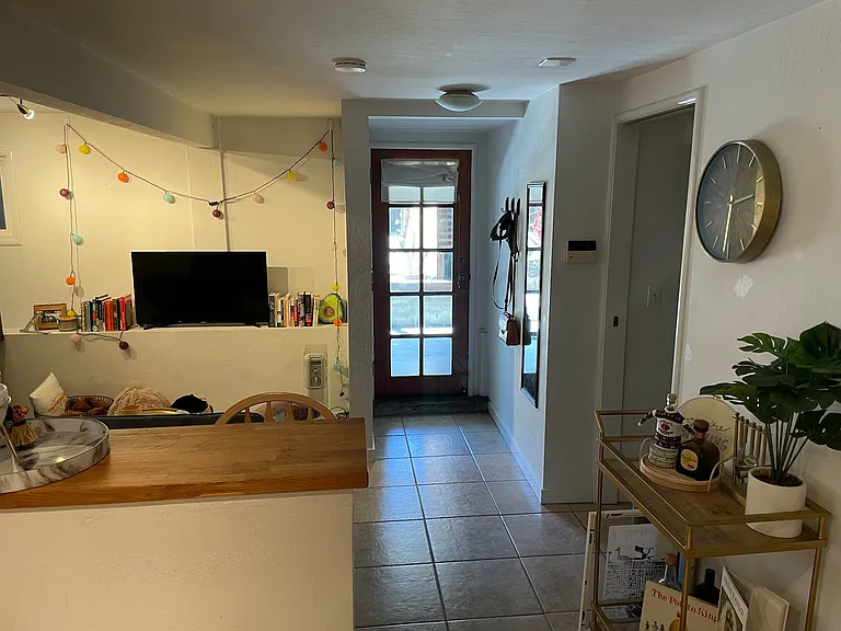 2112 Curtis St — Photo 8