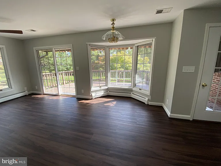 521 Beulah Rd NE — Photo 2