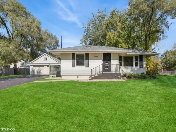 3450 Country Club Ave, Gurnee, IL 60031