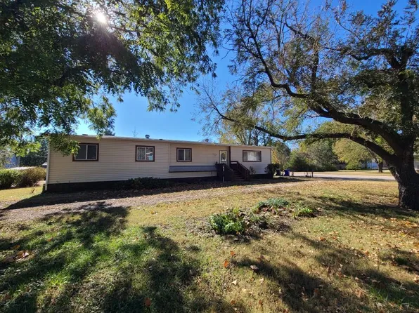 201 S Jackson St, Marquette, KS 67464