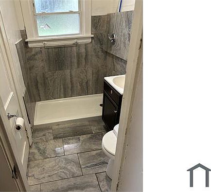 2nd image of 852 E Exchange St #3