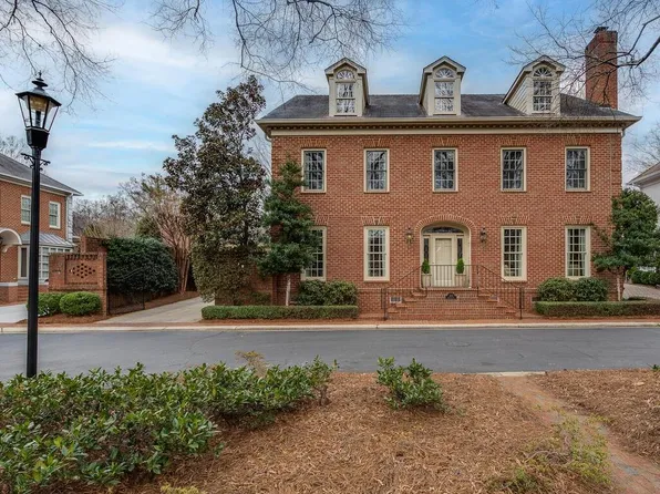 1213 Wareham Ct, Charlotte, NC 28207