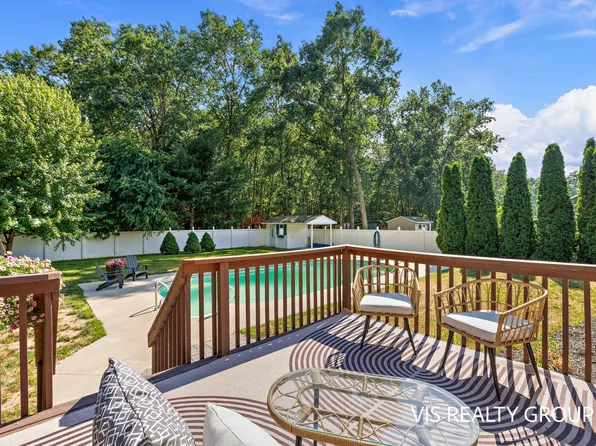 4639 Pine Hollow Rd, Muskegon, MI 49442
