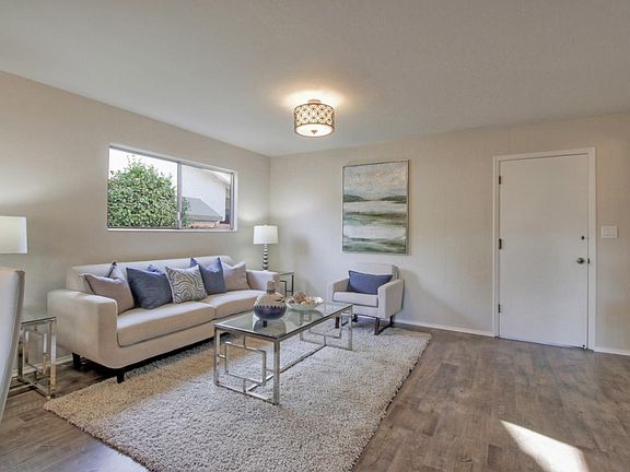 5th image of 454 Leota Ave