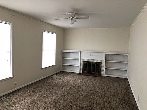 3rd image of 16 Cherokee Ln