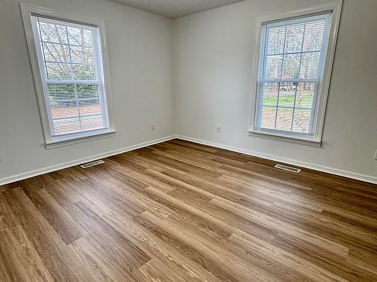 2112 Leon Dr — Photo 31