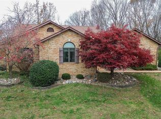 19 Northwood Dr, Bethalto, IL 62010