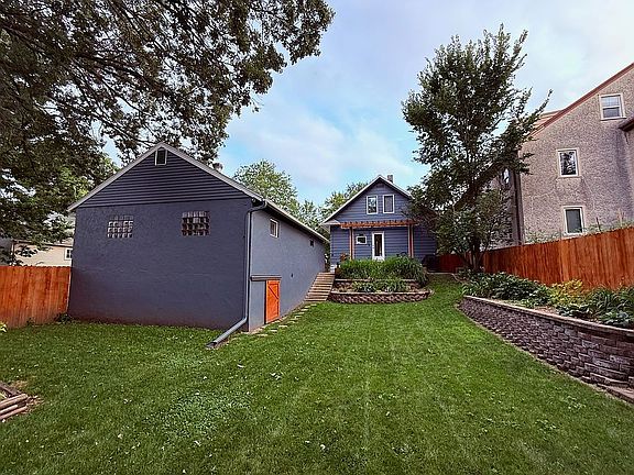 3rd image of 837 1st St NW