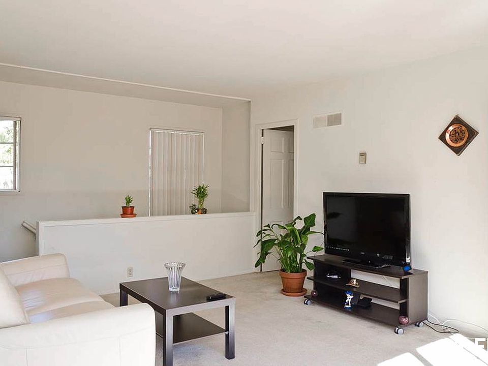 2nd image of 434 S Curson Ave