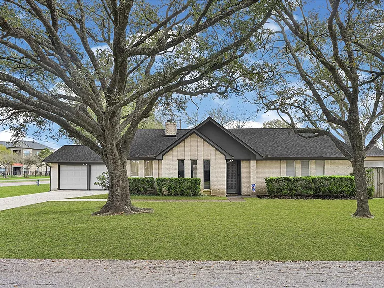 13003 Frank Ln — Photo 1