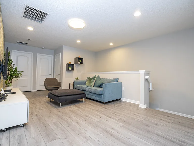 Geneve Ct — Photo 50