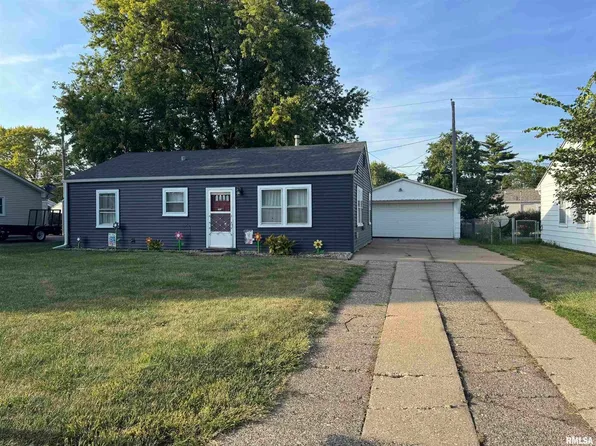 2014 W 68th St, Davenport, IA 52806
