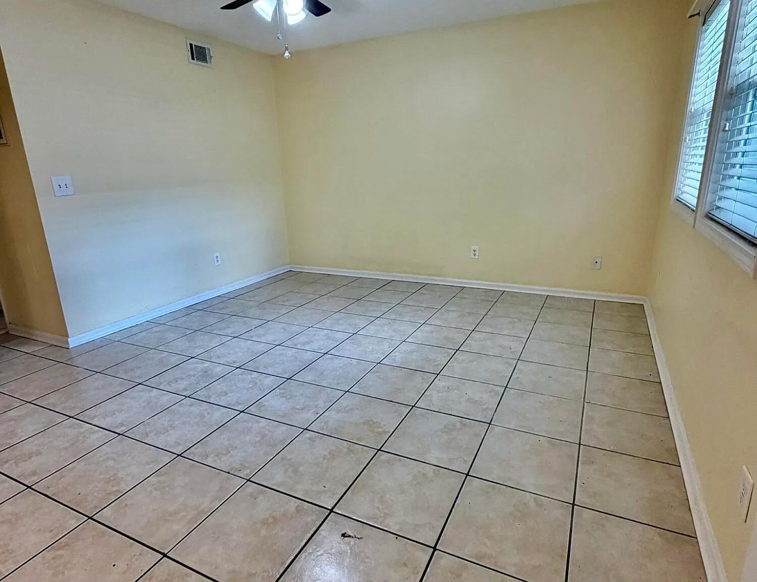 2 bed, 1.5 bath, 745 sqft, $1,600 — Photo 3