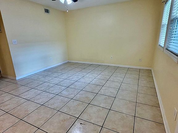 3rd image of 4150 Horseshoe Rd N APT 18