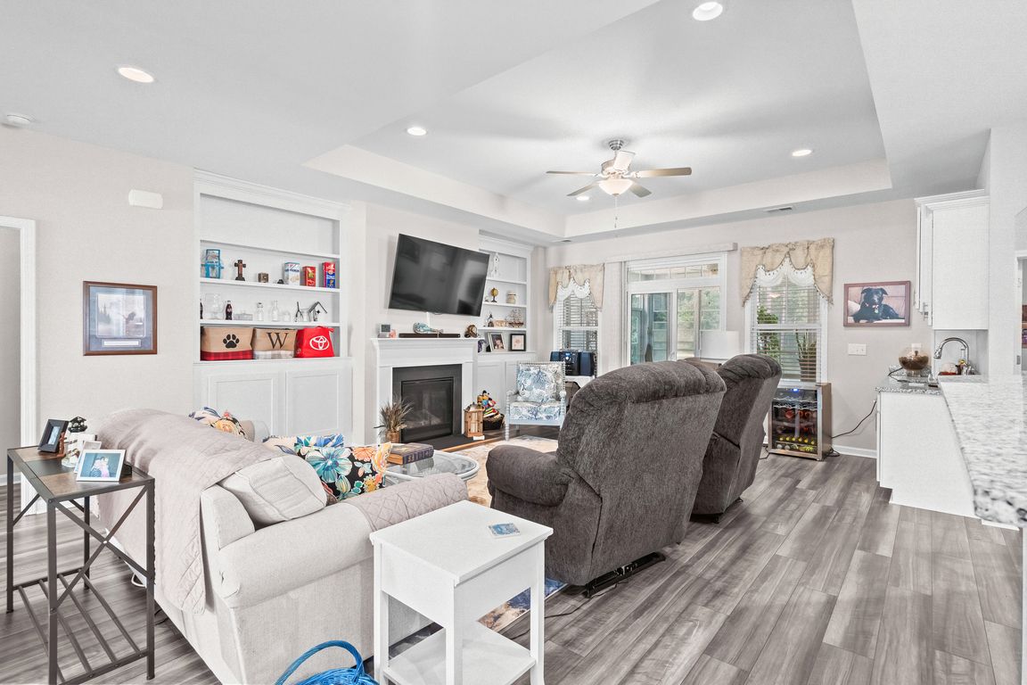 next background image