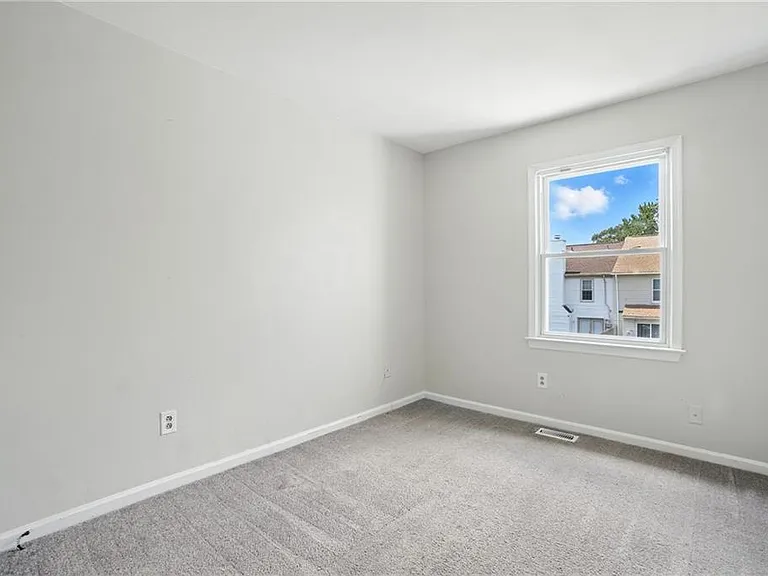 4636 Marlwood Way — Photo 2