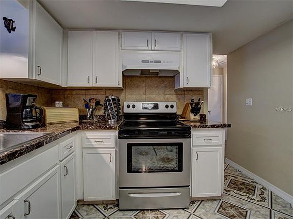 4th image of 204 Gunn Ave