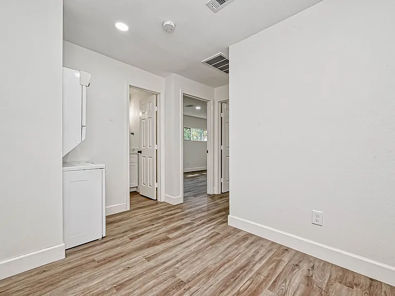 5609 Denmark St — Photo 4