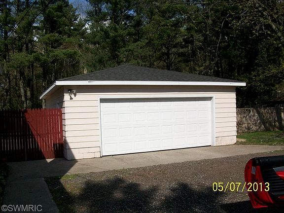 4th image of 14992 Lakeshore Dr