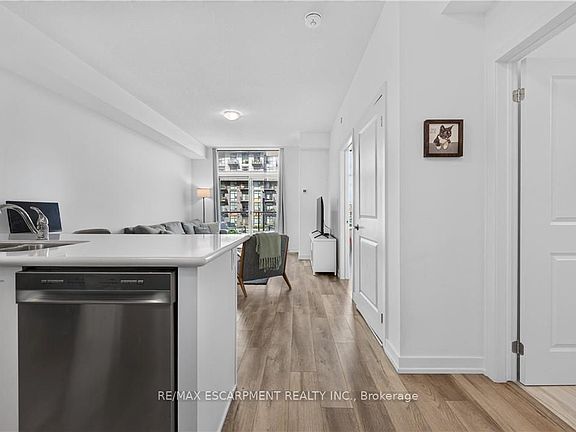 5th image of 450 Dundas St E #224