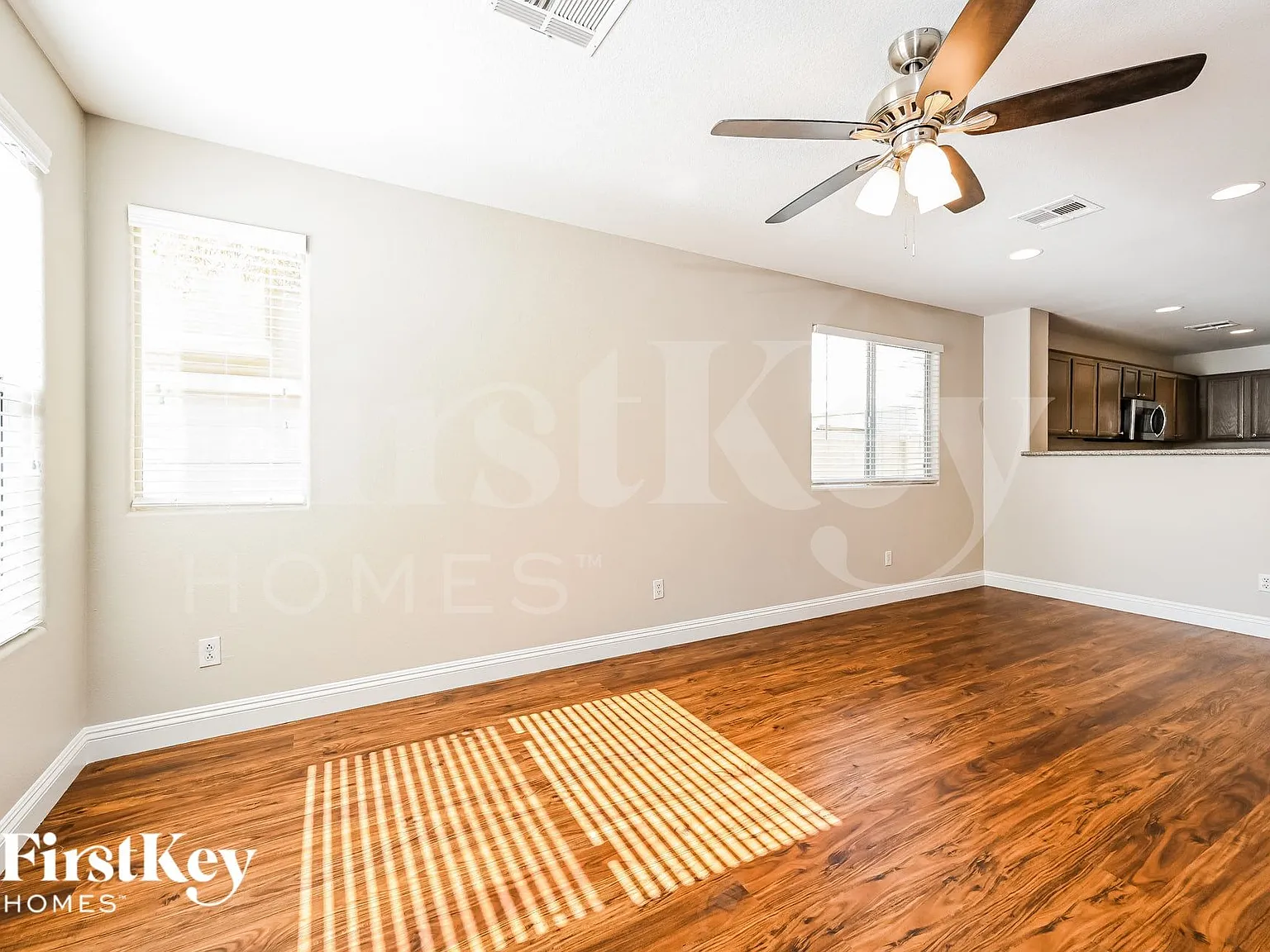 5 bed, 2.0 bath, 1937 sqft, $2,485 — Photo 2