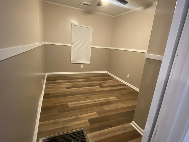 5122 School St — Photo 5