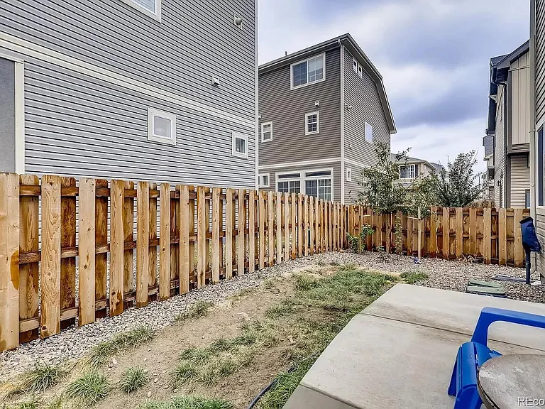 241 S Oak Hill St — Photo 25
