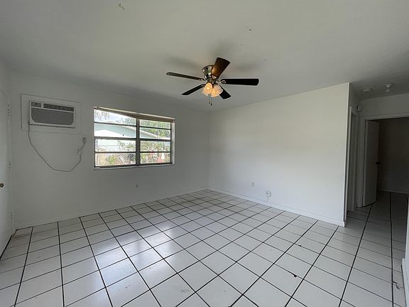 3rd image of 1300 NE 146th St #1