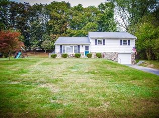 3 Harth Dr, New Windsor, NY 12553