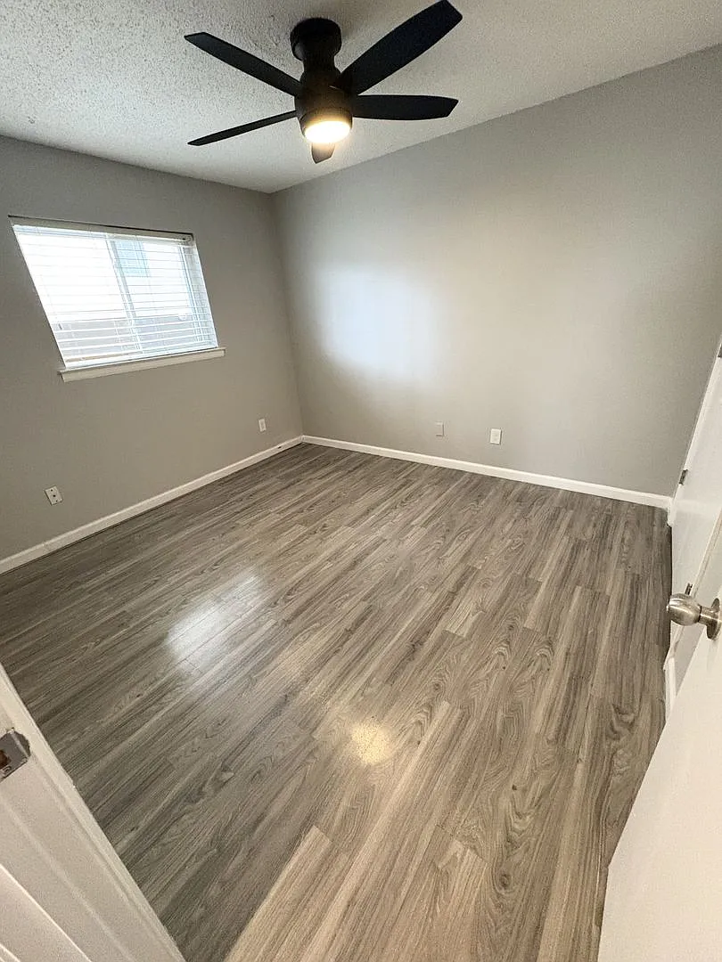 The Residence — Photo 4