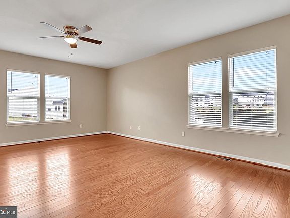 3rd image of 116 Wakefield Ct