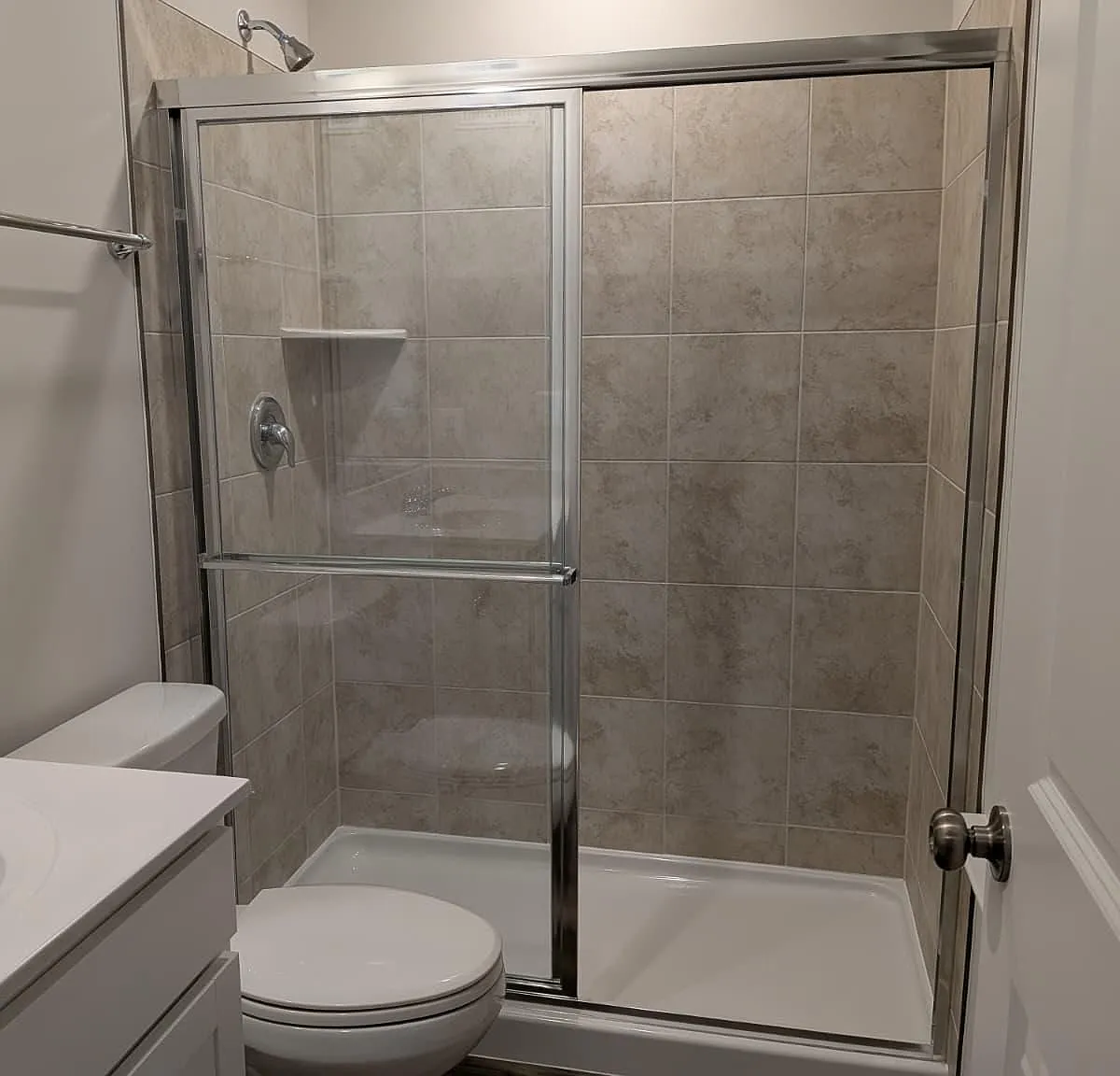 3 bed, 2.0 bath, $2,100 — Photo 2