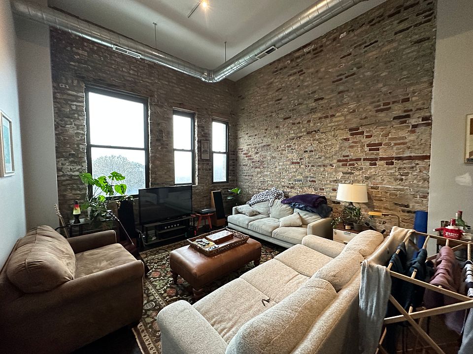 1st image of 1308 N Milwaukee Ave #3R