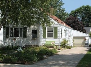 4736 N Diversey Blvd, Whitefish Bay, WI 53211