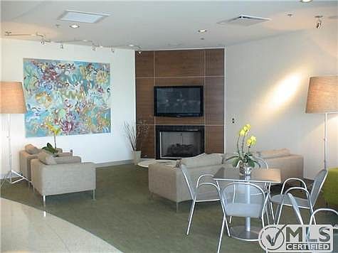 3rd image of 700 12th Ave S #1508