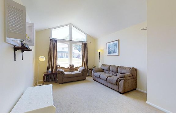 4th image of 2223 Kingsridge Dr