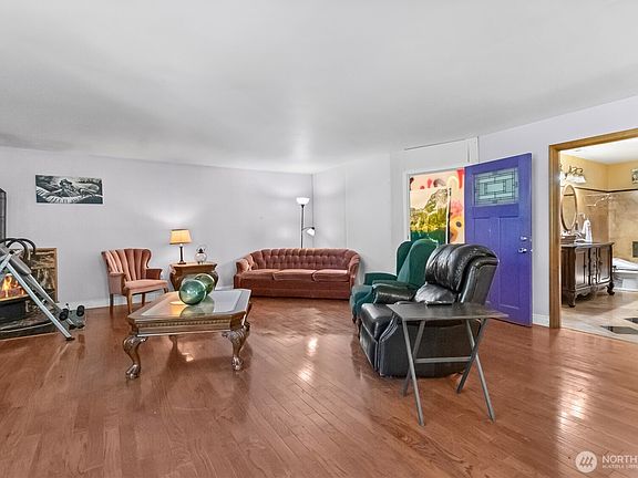 5th image of 8744 Colony Lane SE