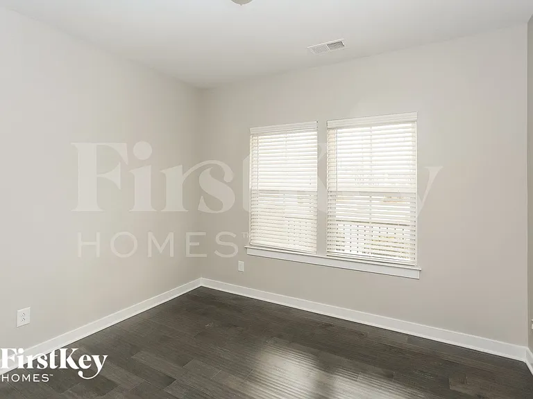 6425 Brighton Park Dr — Photo 10