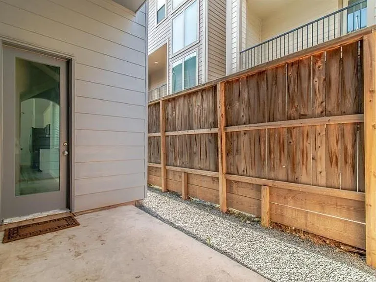 8907 Spring Knoll Forest Dr — Photo 22
