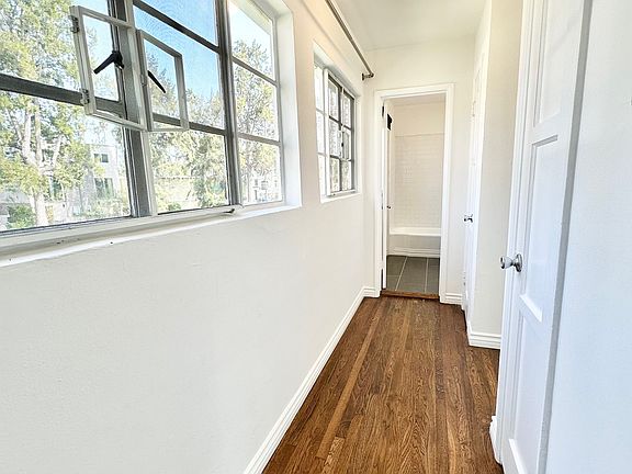 4th image of 4515 Fulton Ave APT A
