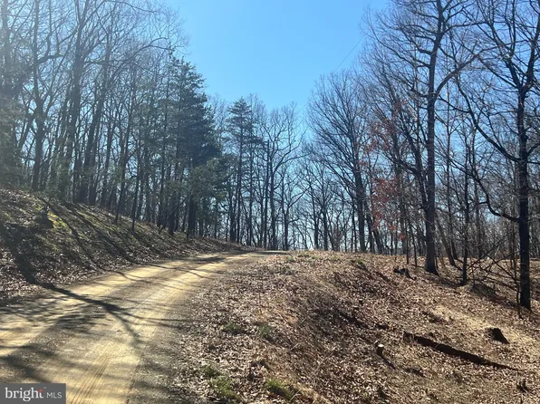 74 Oakwood Dr, Keyser, WV 26726