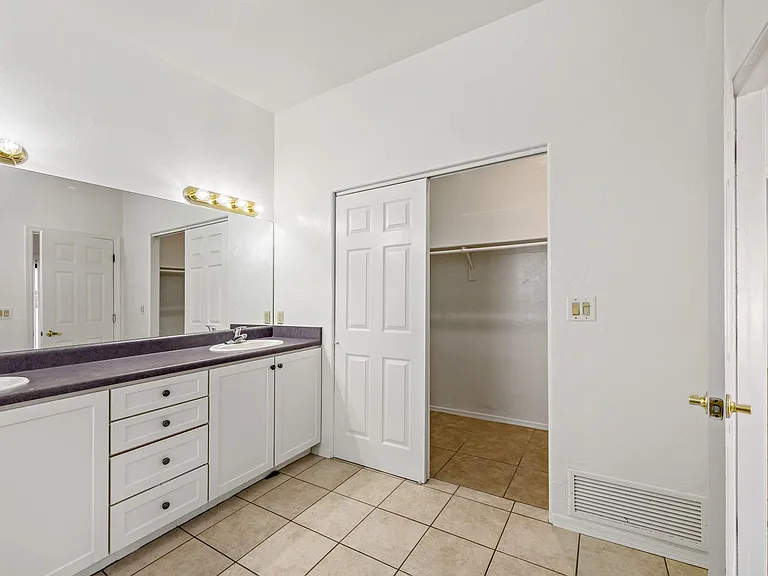 1317 N Howard Blvd — Photo 16